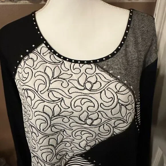 Alfred Dunner Black and White Asymmetrical Blouse NWT 3x - Picture 2 of 7